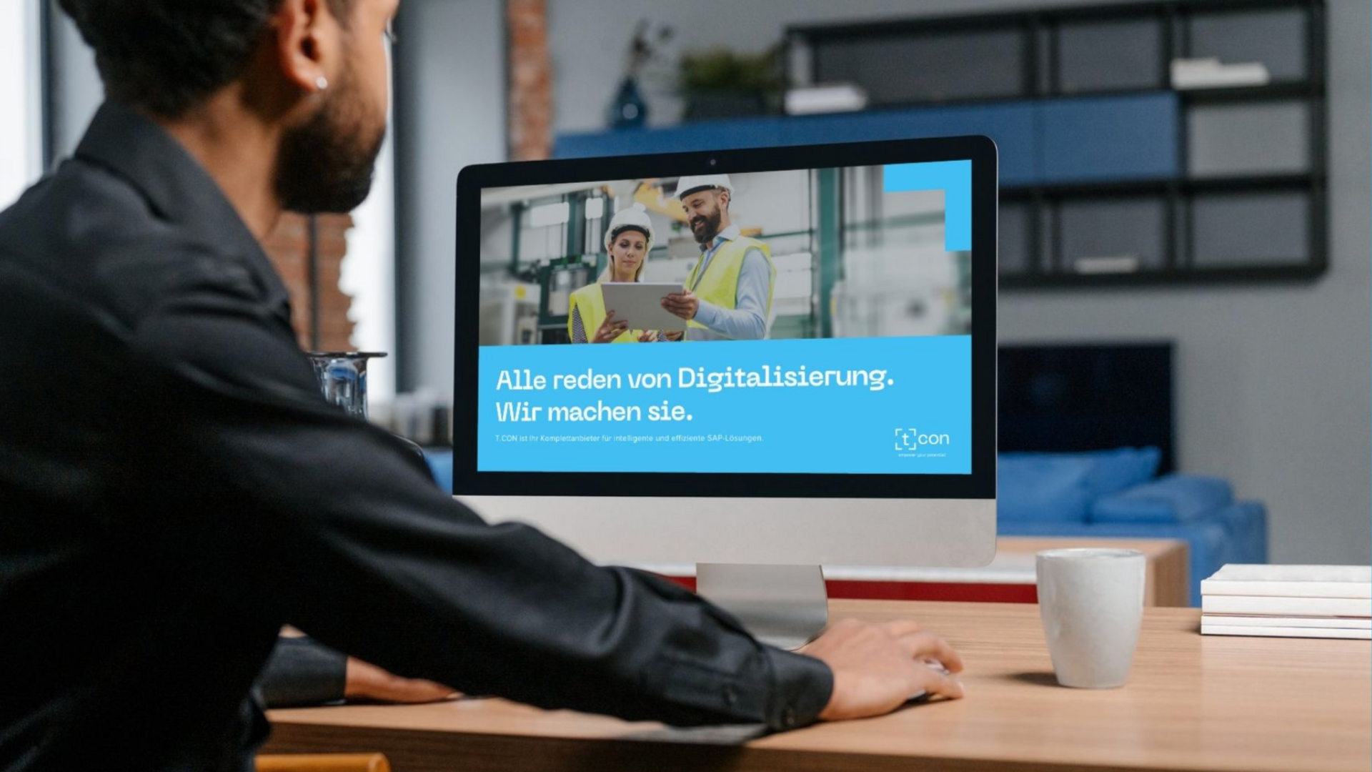 t.con Digitalisierungs-Screen mit Claim „Empower your potential"